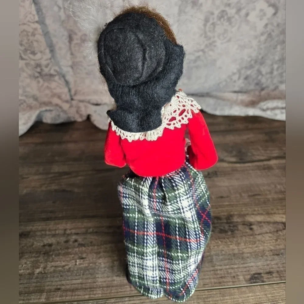 Byers Choice Ltd Crabtree & Evelyn  red sweater plaid skirt  fair condition 1997